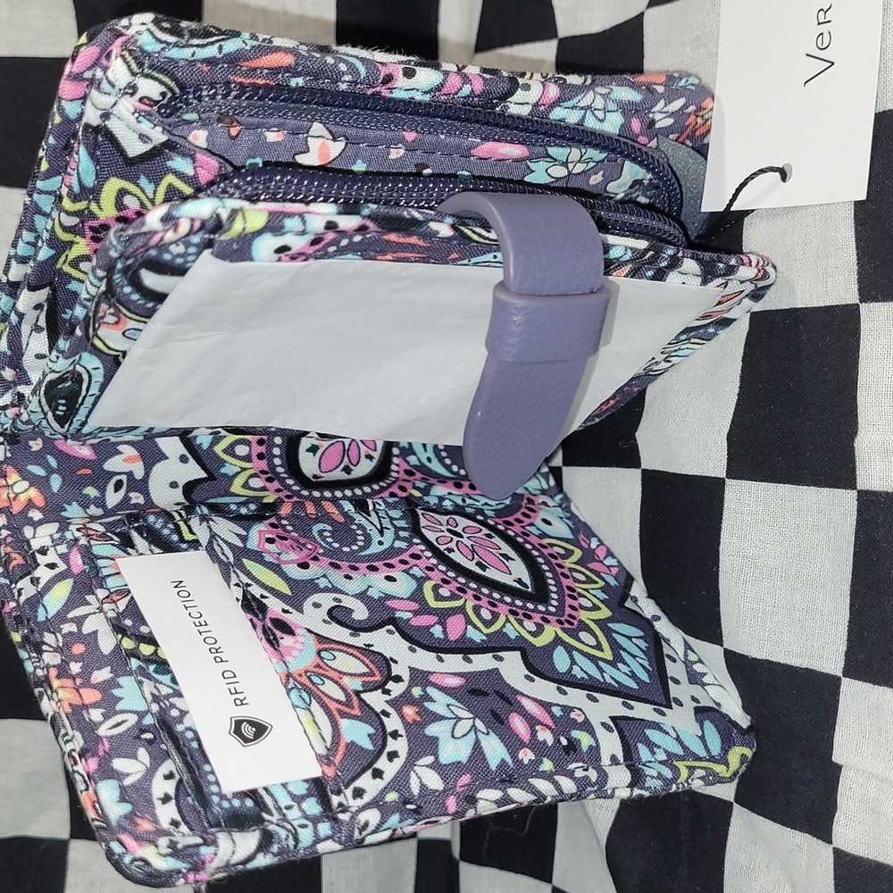 Vera Bradley RFID Small Wallet Bonbon medallion